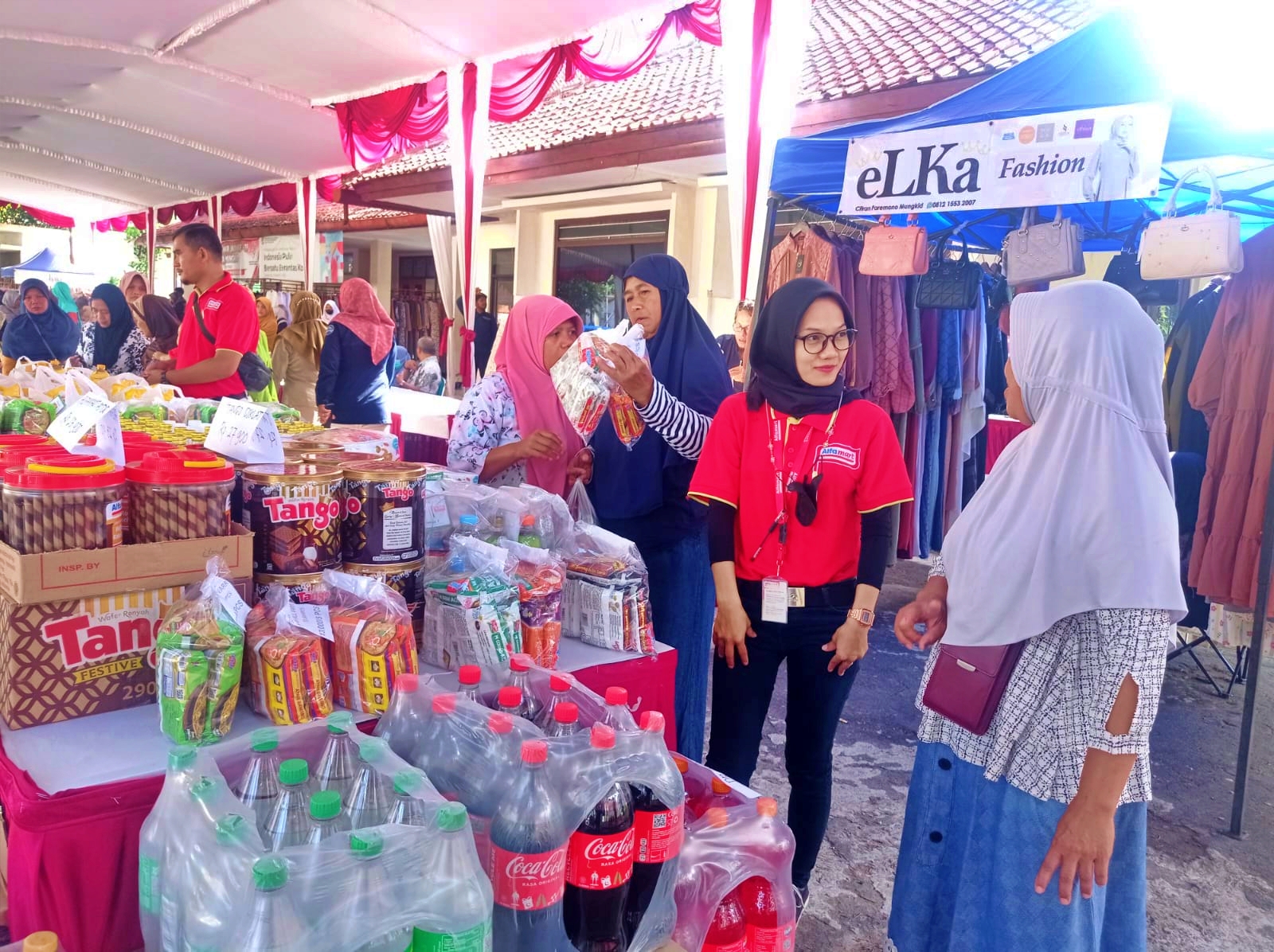 Pasar Murah di halaman Disperindagkop UKM Kabupaten Magelang jelang lebaran 2023