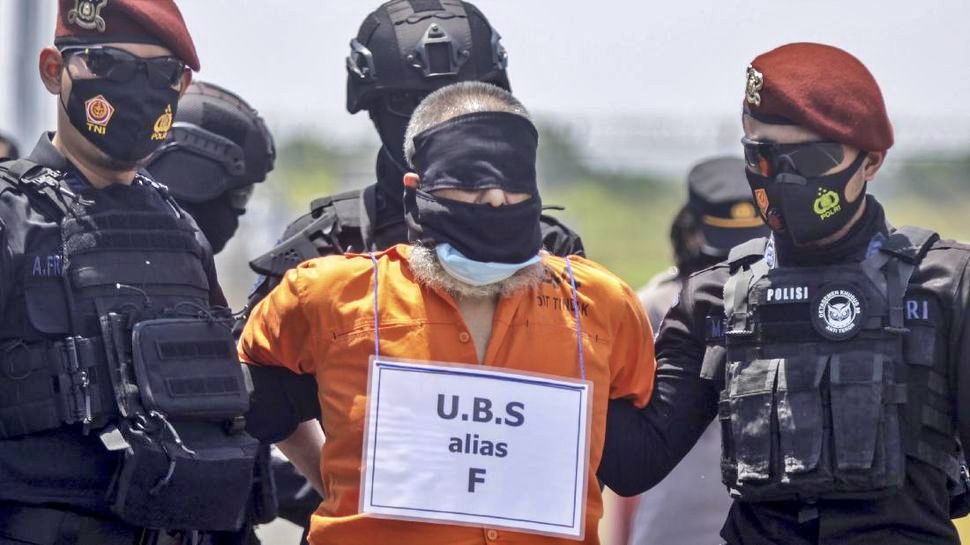 Salah satu terduga teroris yang ditangkap Tim Densus 88 di Lampung_foto CNN