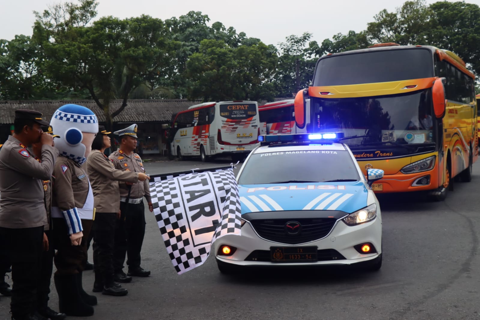 Polres Magelang Kota Lepas Peserta Program Balik Gratis Bersama Polri Tujuan Jakarta