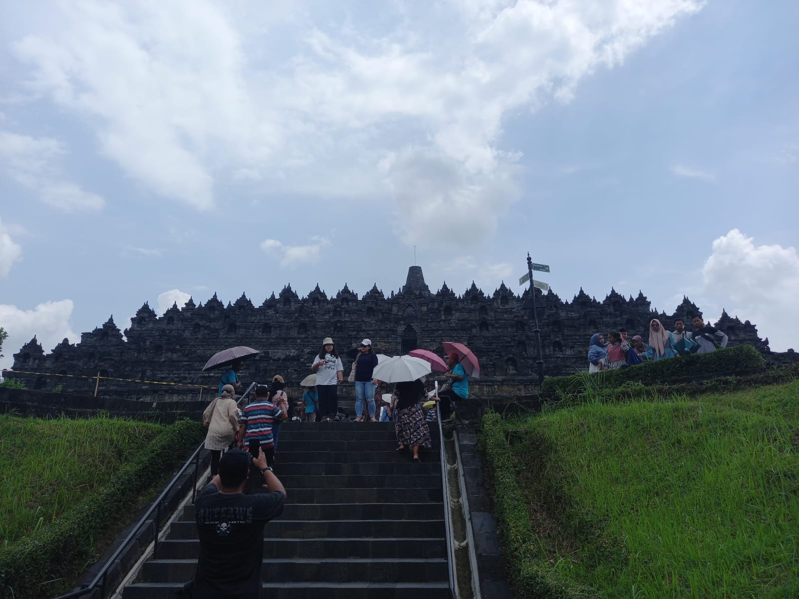 Animo Wisatawan Naik Candi Borobudur Tinggi, Kuota 1.200 Tiket per Hari Ludes Terjual
