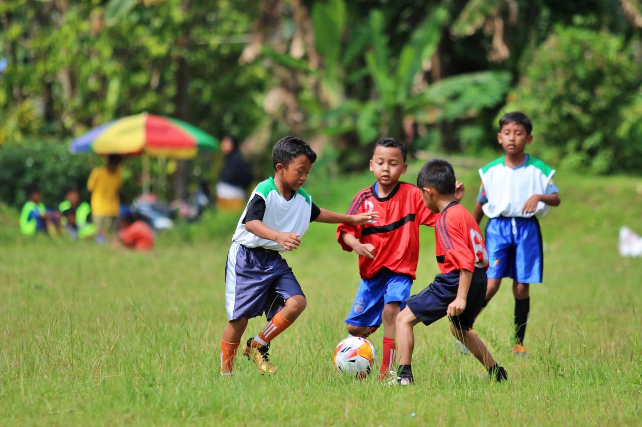Forum Sepak Bola Generasi Indonesia (FORSGI) Kabupaten Magelang menyelenggarakan Festival Sepak Bola Usia Dini