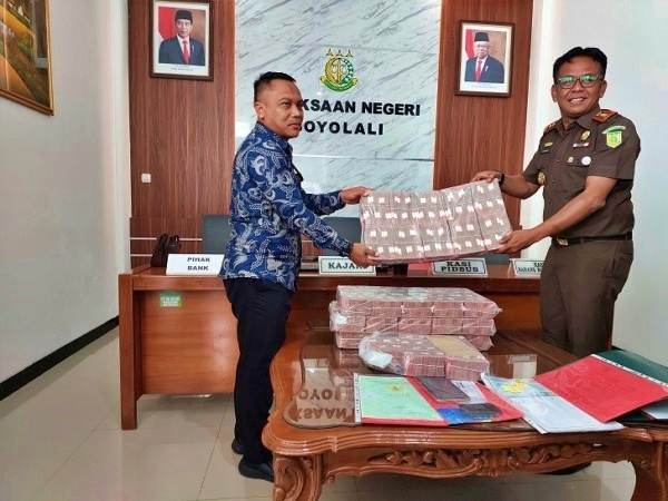 Uang Rp 4,4 Miliar Disita Kejari Boyolali Dari Pasutri Lulusan SD, ini Kasusnya
