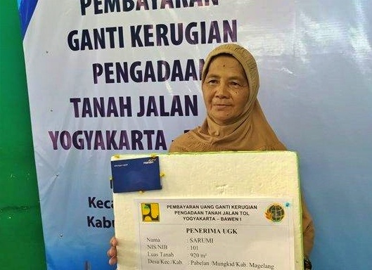 Warga Pabelan Mungkid Kabupaten Magelang setelah menerima UGR Tol Jogja-Bawen_foto tribun