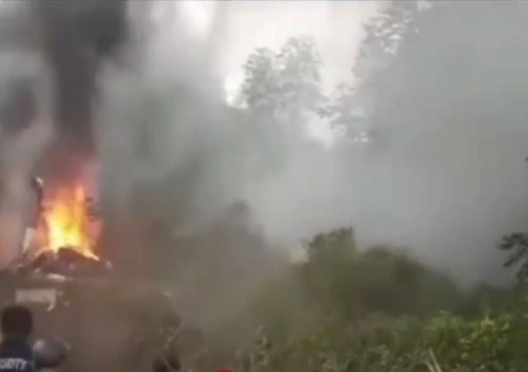 Polisi Ungkap Sebuah Helikopter Latihan Jatuh di Kawasan Ciwidey Bandung