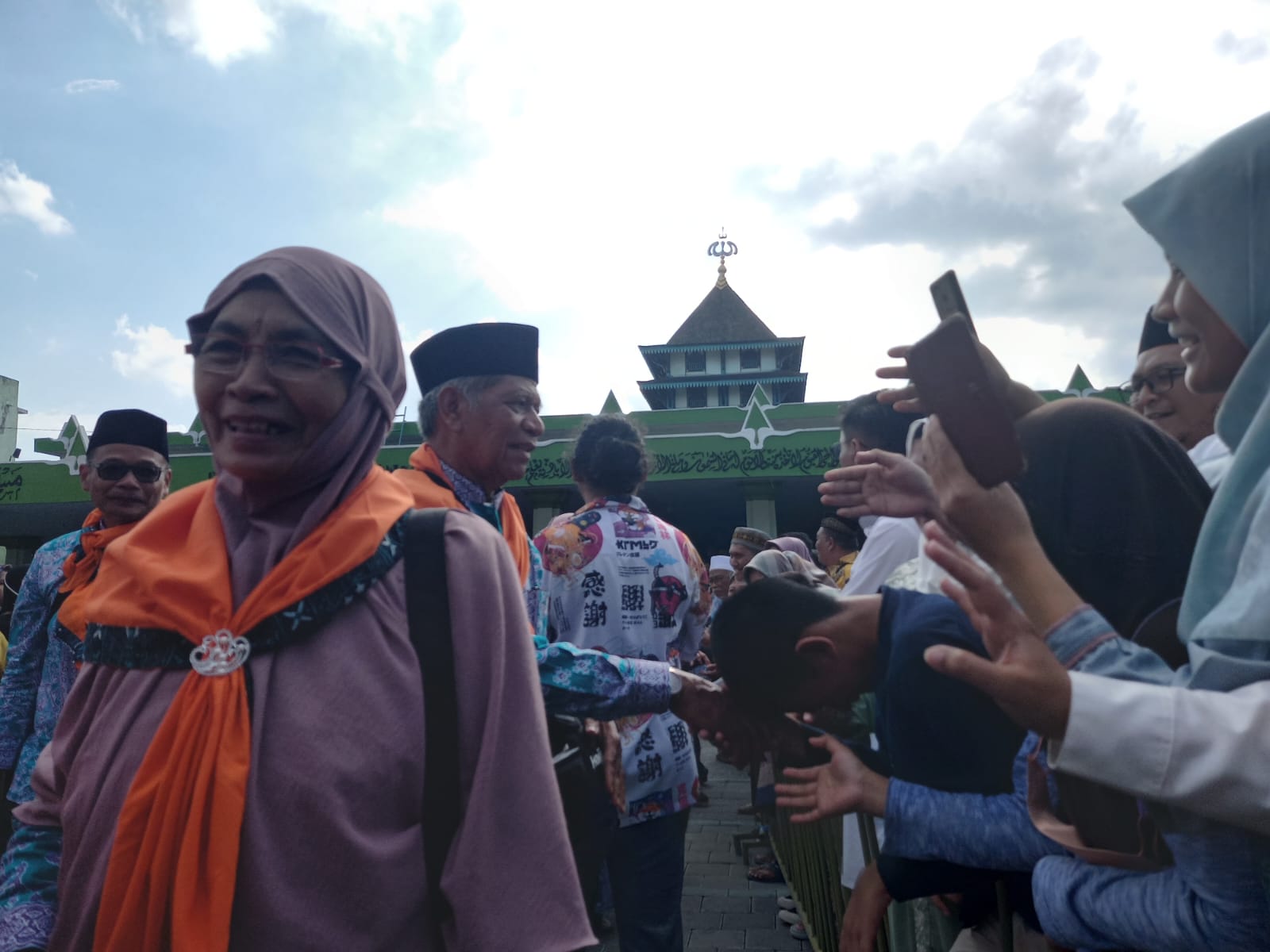 129 Calon Jemaah Haji Kota Magelang Berangkat ke Asrama Donohudan
