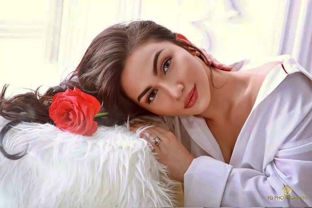 Artis Cantik Ariel Tatum ke Magelang