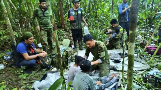 Kakak tertua dari 4 bersaudara korban pesawat jatuh di Amazon, Kolombia, dihujani pujian karena berhasil menjaga ketiga adiknya bertahan hidup 40 hari di hutan