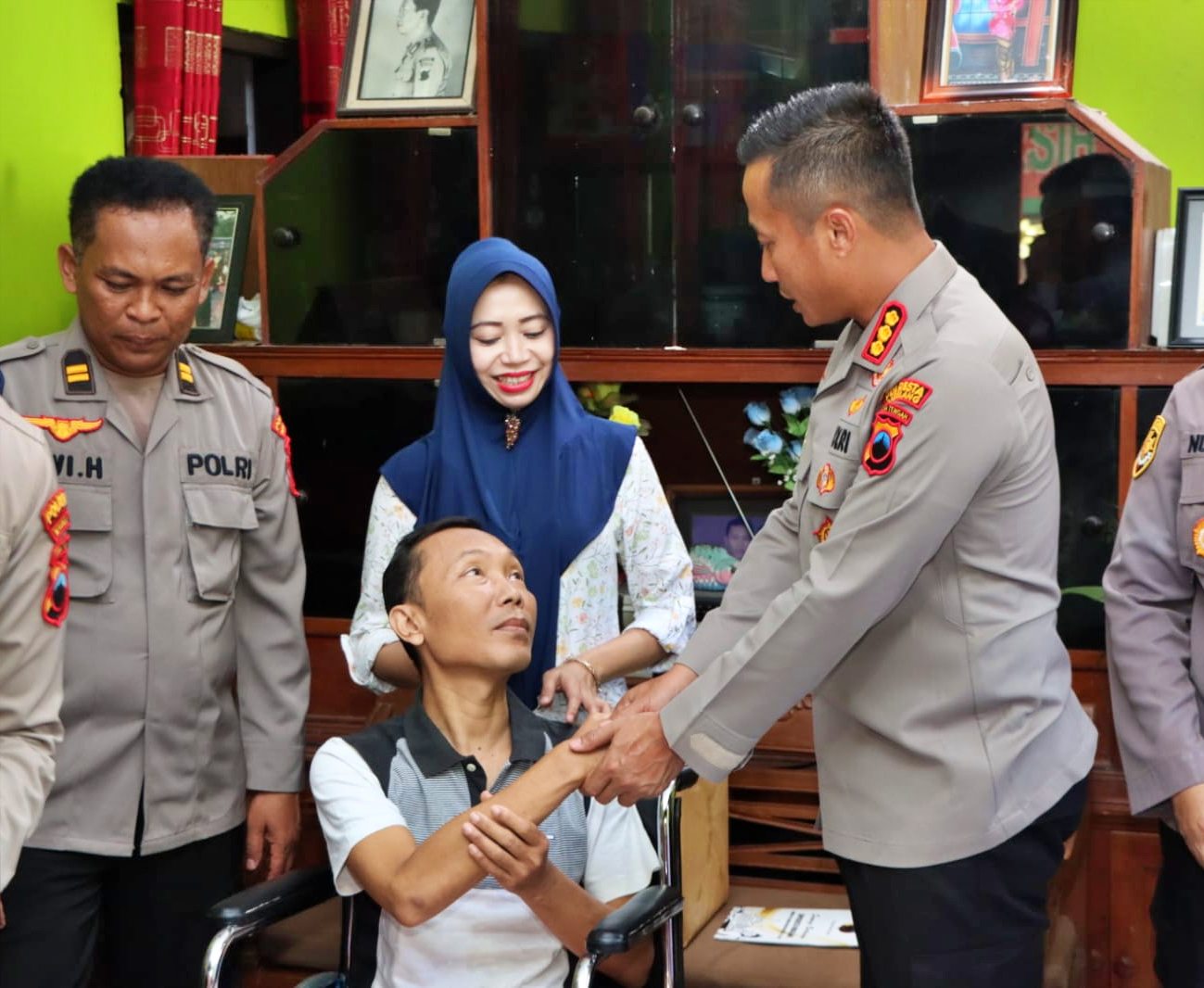 Kapolresta Magelang jenguk anggota yang sudah sakit dalam waktu lama