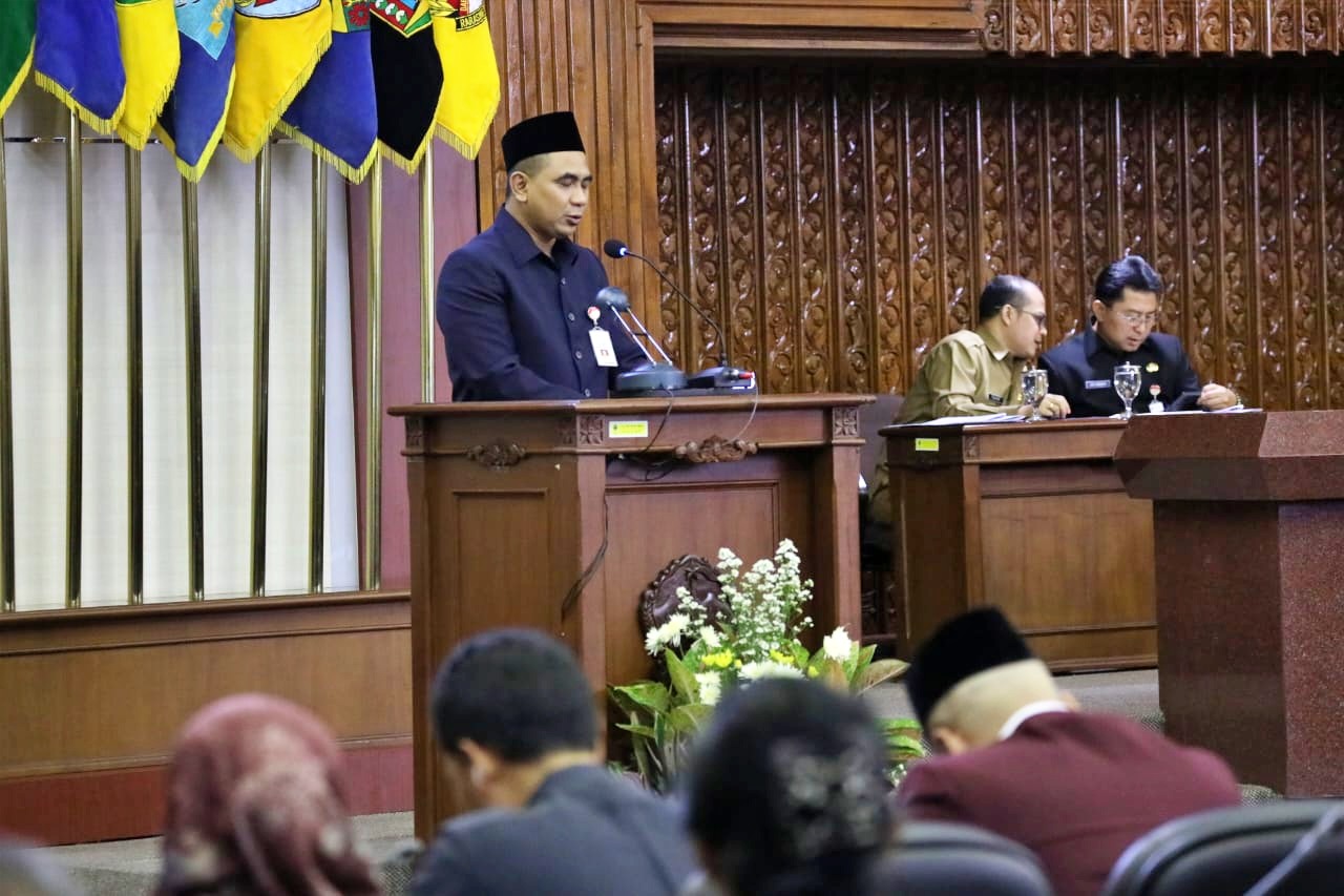 Laporan PAD Pemprov Jateng Tahun 2022 disampaikan Wakil Gubernur Jawa Tengah Taj Yasin Maimoen dalam rapat paripurna