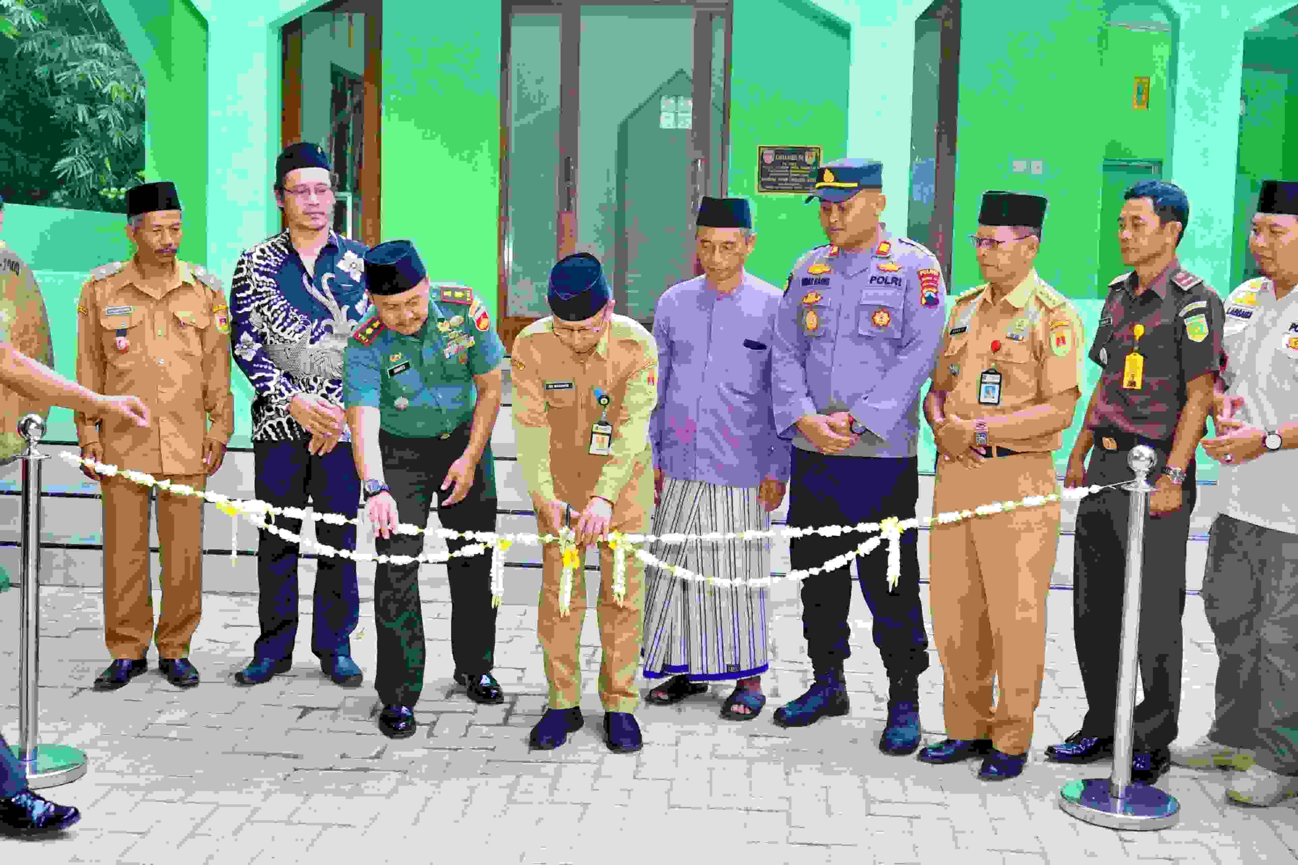 Peresmian Mushola karya bakti TNI Kodim 0705 Magelang di Bandongan