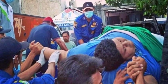 Pria Berbobot 300 Kg Dievakuasi Ke RS Tangerang, Terungkap Kebiasaan Saat Di Rumah
