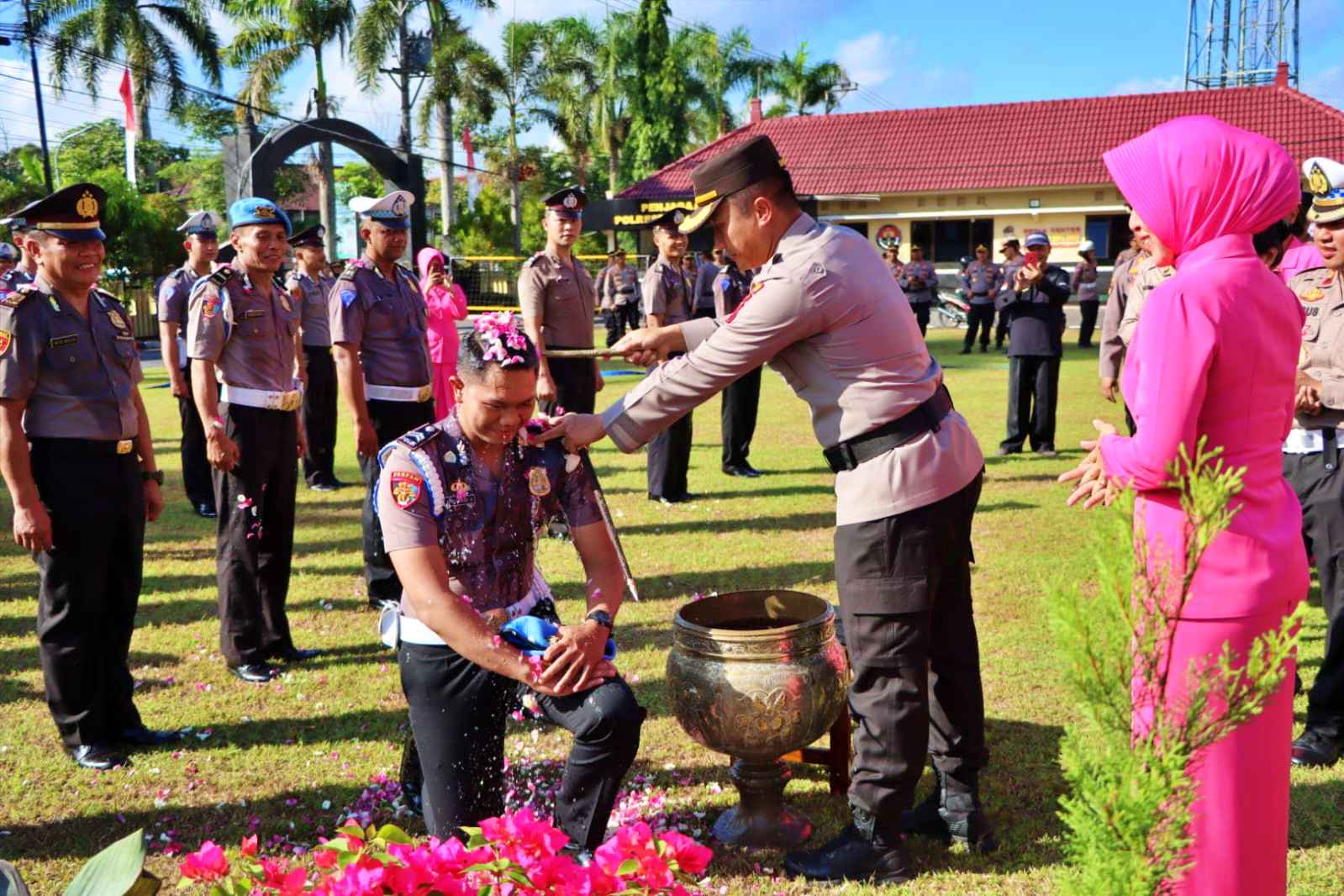 Prosesi kenaikan pangkat personil Polresta Magelang