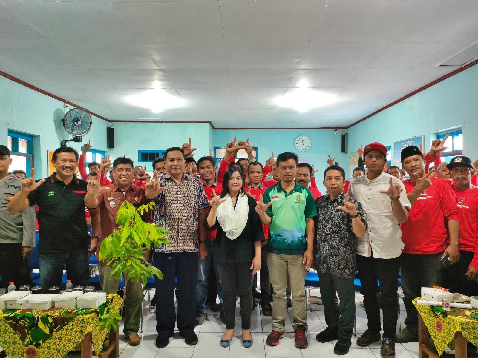 Anggota Komisi IV DPR RI, Vita Ervina saat blusukan di lereng merapi Sengi Dukun Magelang