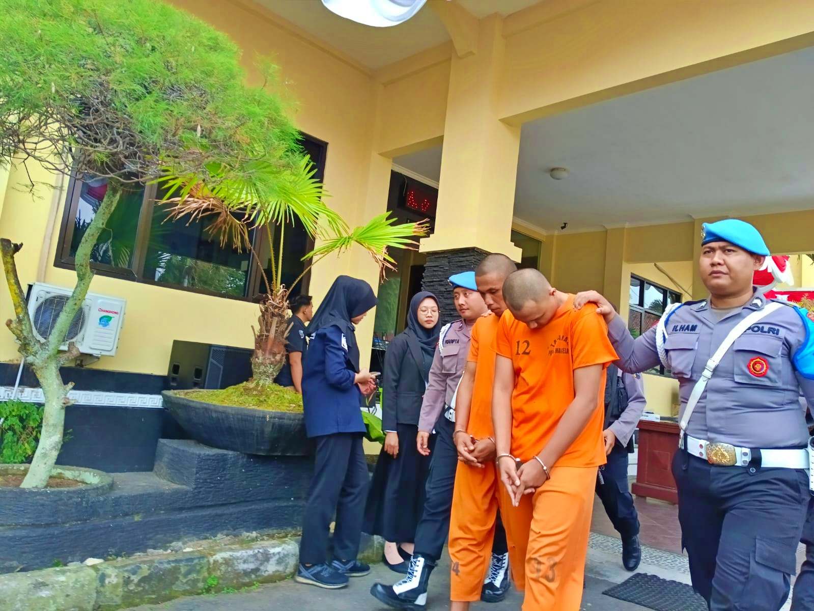 Dua dari empat pelaku pencurian modus jebol minimarket ditangkap Polresta Magelang