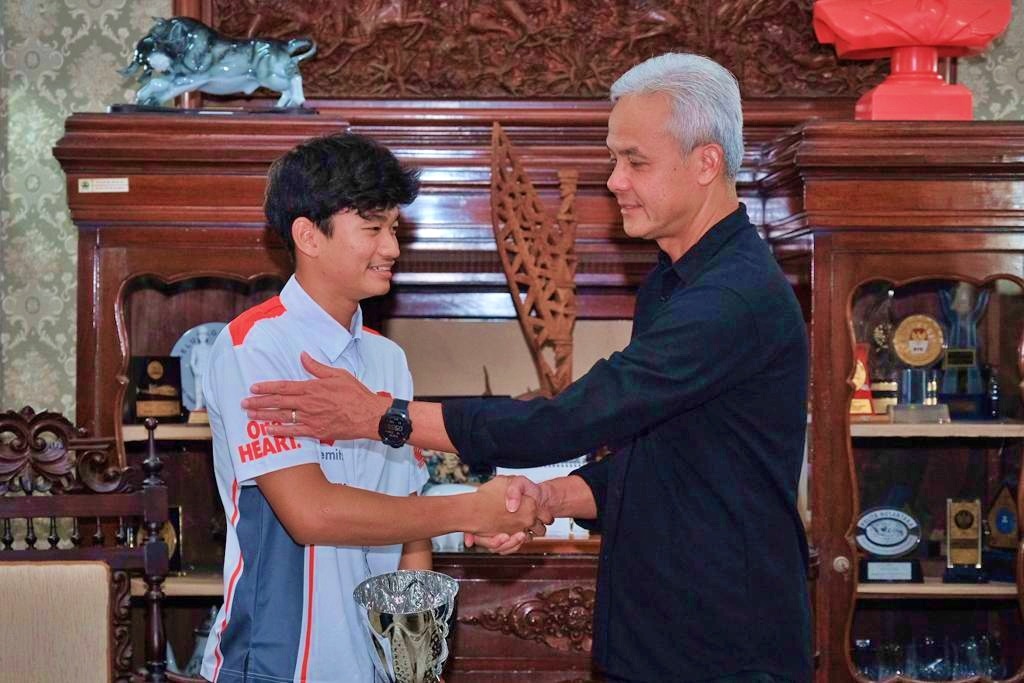 Ganjar saat bertemu Fadillah Arbi Aditama