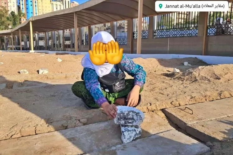 Makam KH Maimoen Zubair