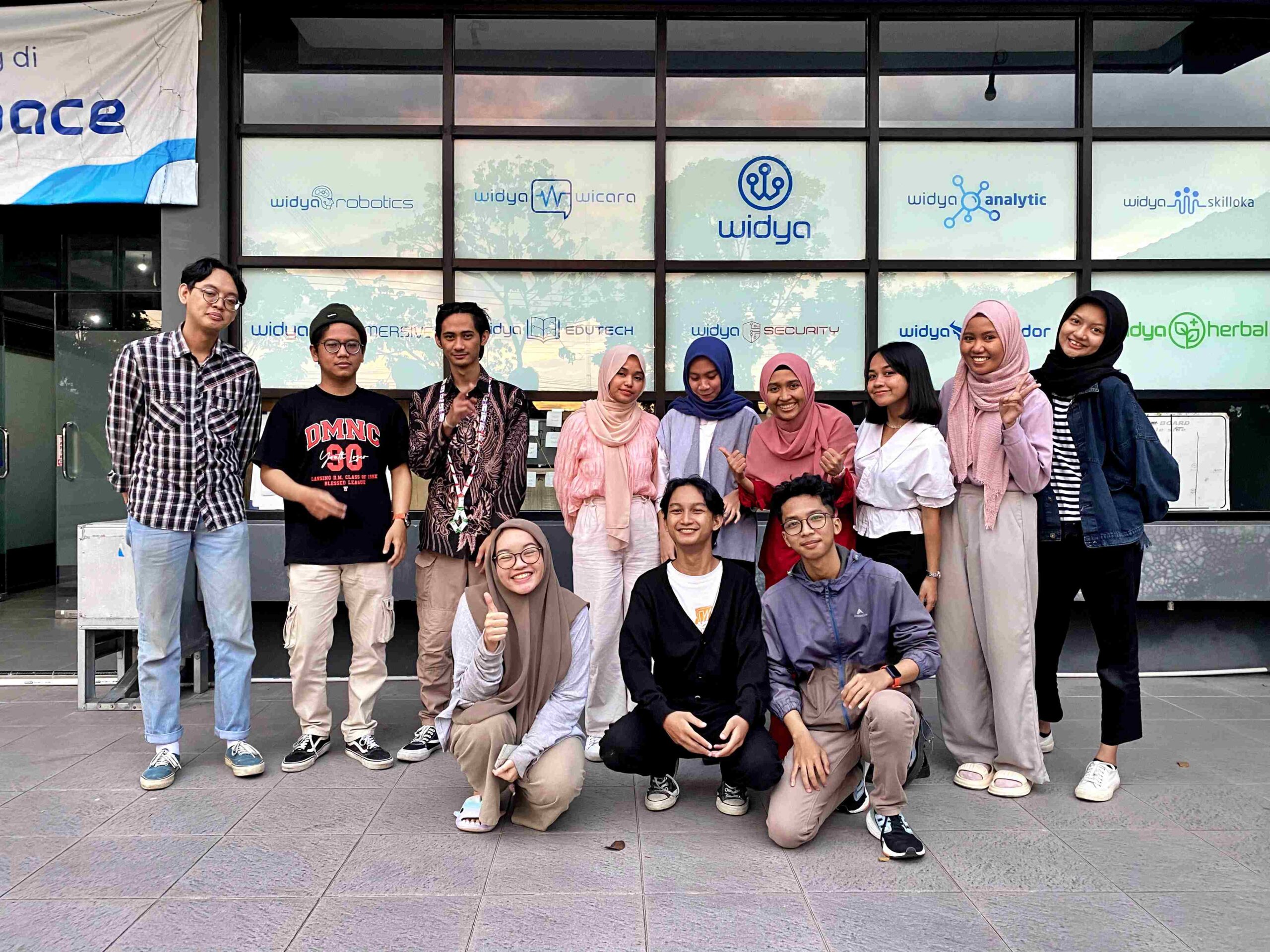 Widya Analytic yang merupakan salah satu perusahaan start-up yang berdiri dari tahun 2019 menerima mahasiswa untuk melakukan magang MBKM di perusahaannya