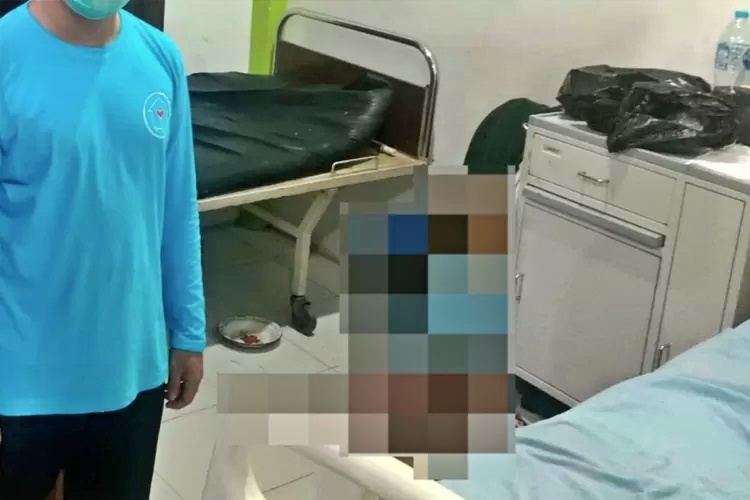 seorang ibu meninggal dunia saat menunggu anaknya di puskesmas