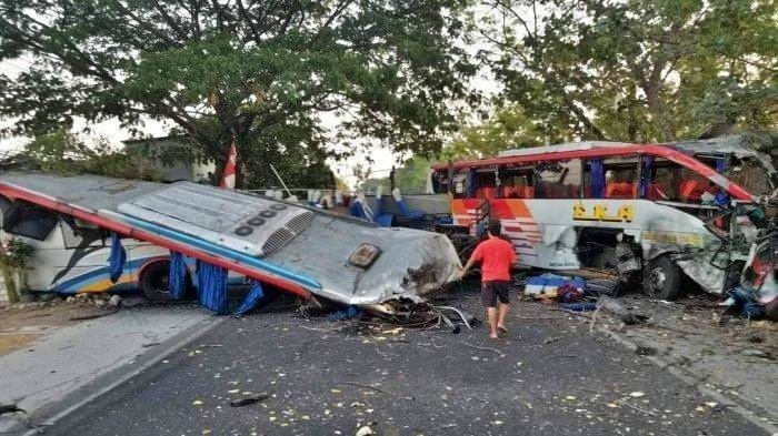 Kecelakaan maut Bus Eka Cepat dengan Bus Sugeng Rahayu di Ngawi