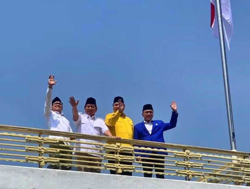 Ketum PAN, PKB dan Golkar saat foto bersama Prabowo Subiyanto