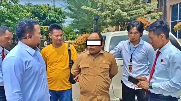 Seorang PNS ditangkap Polisi karena memperkosa balita anak tetangganya