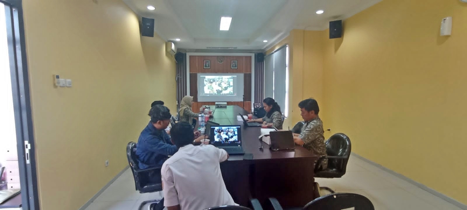 Suasana Kantor BPJS Kesehatan Wonosobo saat mengikuti peluncuran program PESIAR secara daring di Kantornya