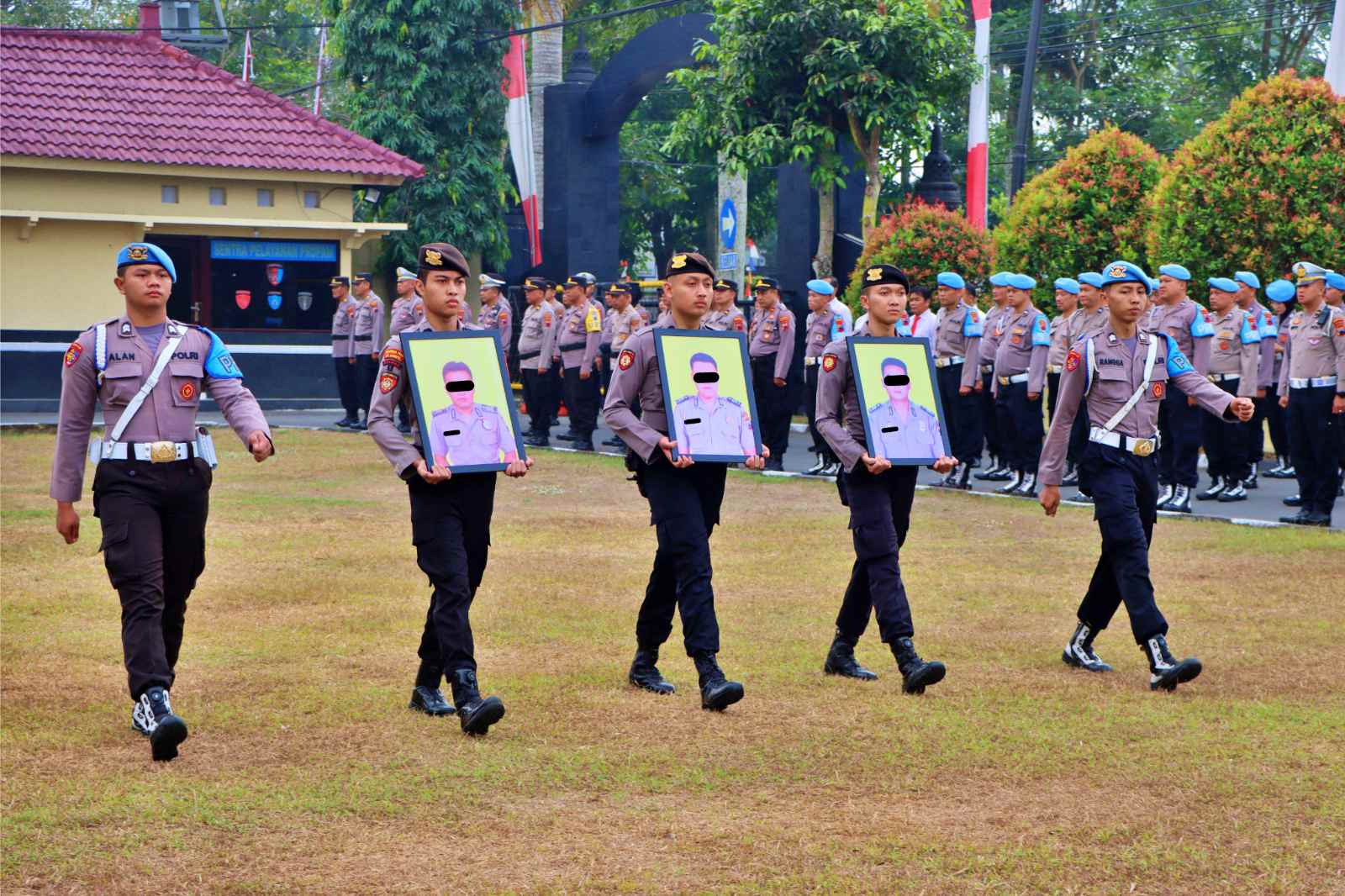 foto tiga personil Polresta Magelang yang terima pemberhentian dengan tidak hormat karena terjerat narkoba