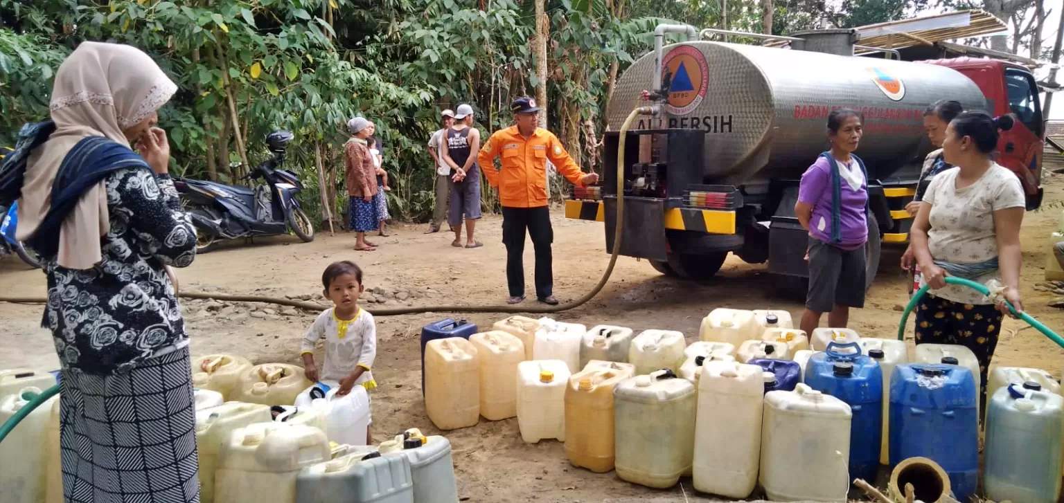 BPBD Kabupaten Magelang salurkan bantuan tangki air bersih