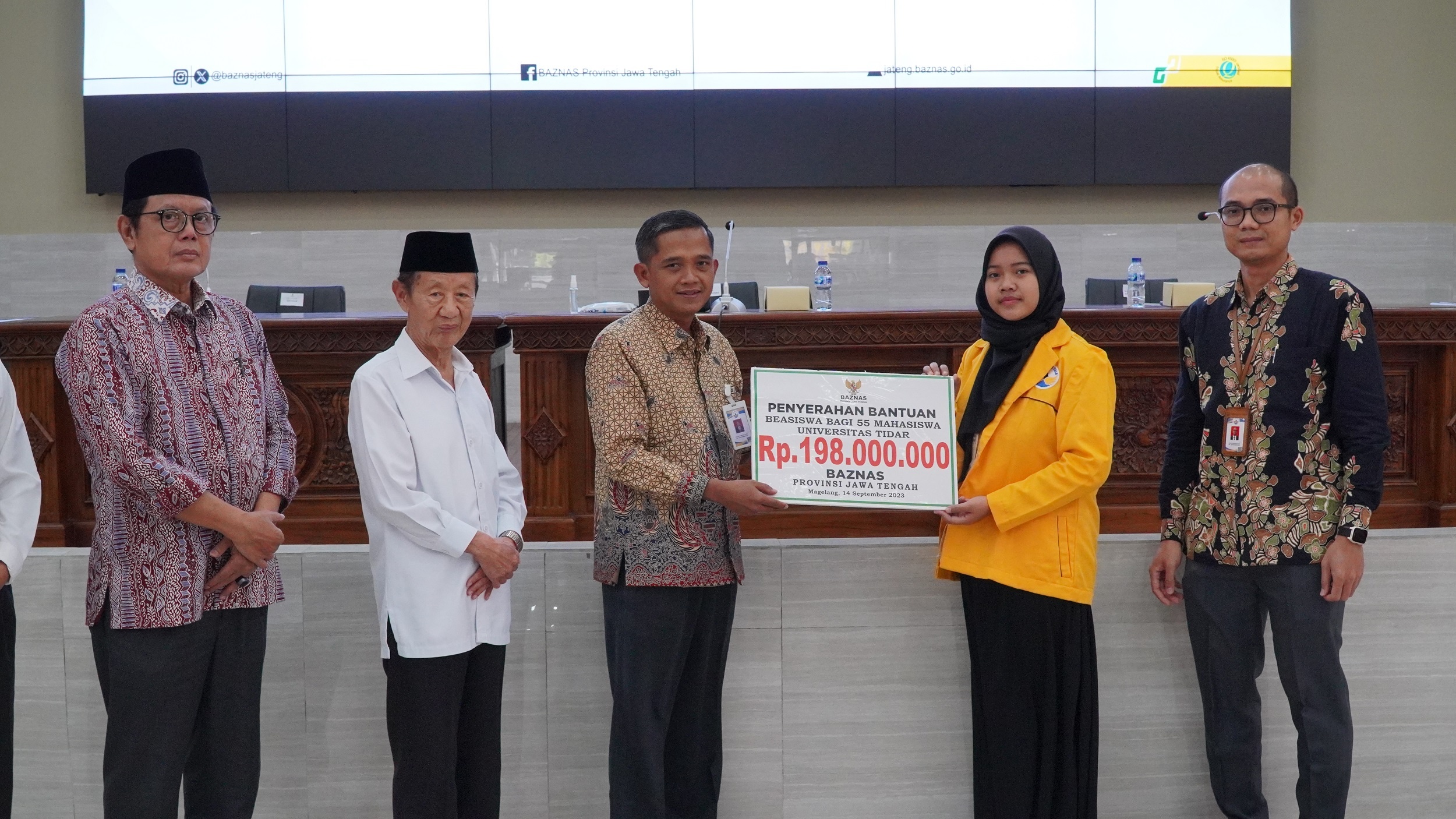 Baznas Jateng Salurkan Beasiswa ke 55 Mahasiswa Untidar Magelang