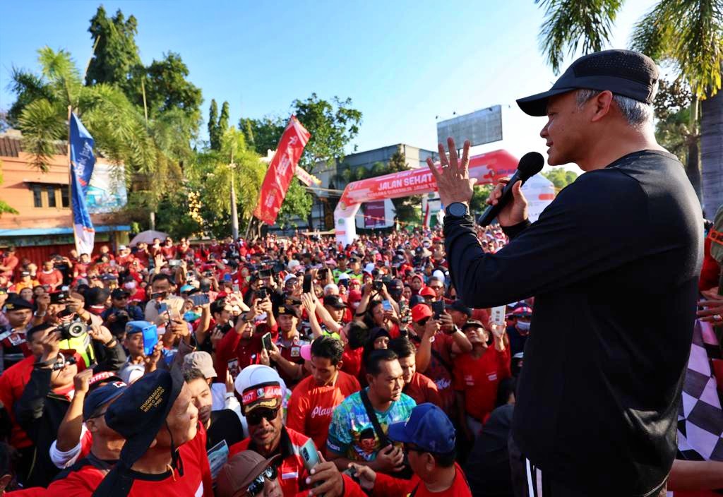 Ganjar Pranowo saat hadiri Jalan Sehat di Klaten
