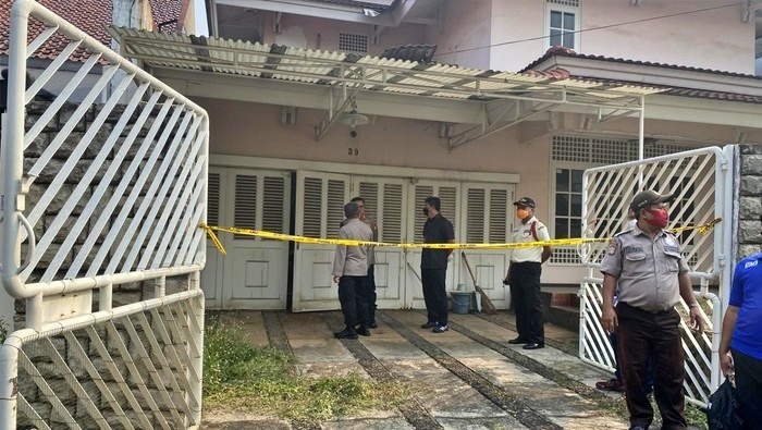 MIRIS !!! Dikira Liburan, Ibu dan Anak Ditemukan Tinggak Kerangka di Dalam Rumah