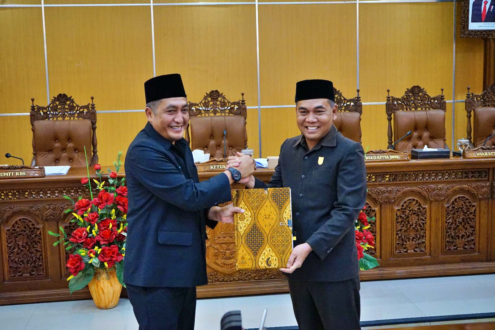 Rapat Paripurna Dewan Perwakilan Rakyat Daerah Kabupaten Magelang hari ini menyetujui penetapan Raperda tentangPenyertaan Modal pada PT Bank Perkreditan Rakyat Bank Bapas 69 ( PERSERODA) menjadi Perda