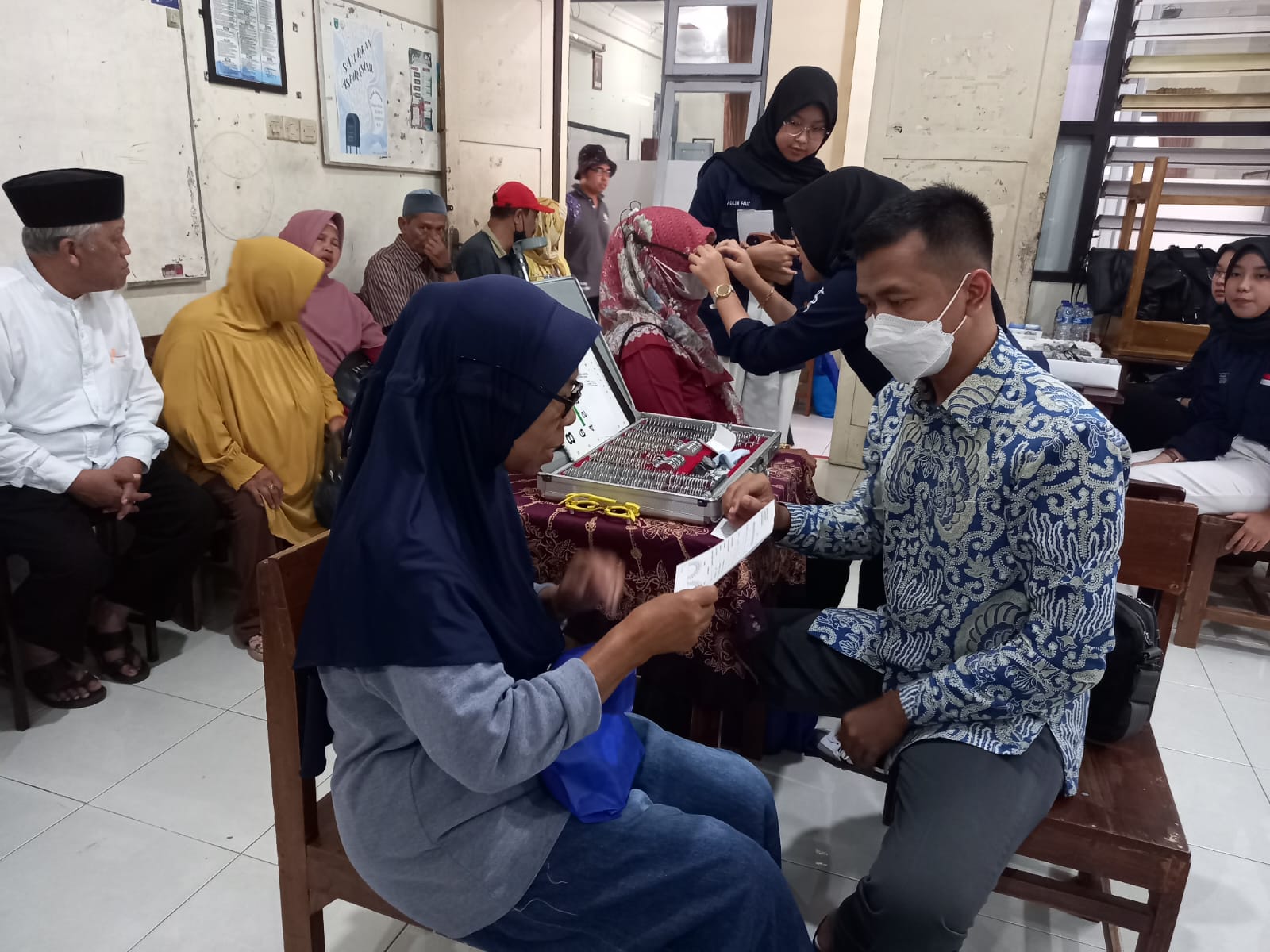 Alumni SMAN 7 Jakarta Angkatan 79 Gelar Baksos di Kota Magelang