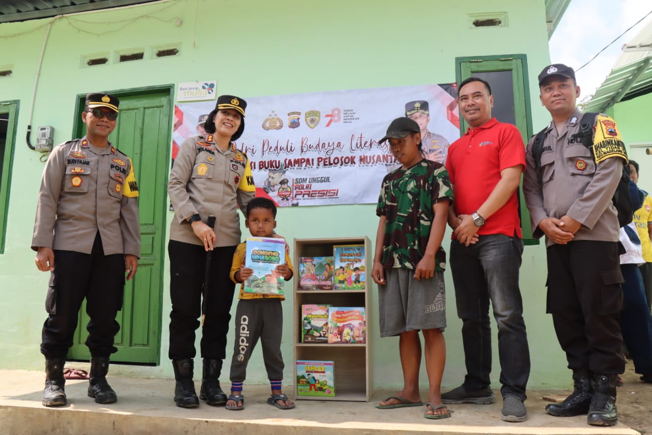Polri Peduli Budaya Literasi, Polres Magelang Kota Bagikan 1.140 Buku Cerita ke Sekolah Hingga Ponpes