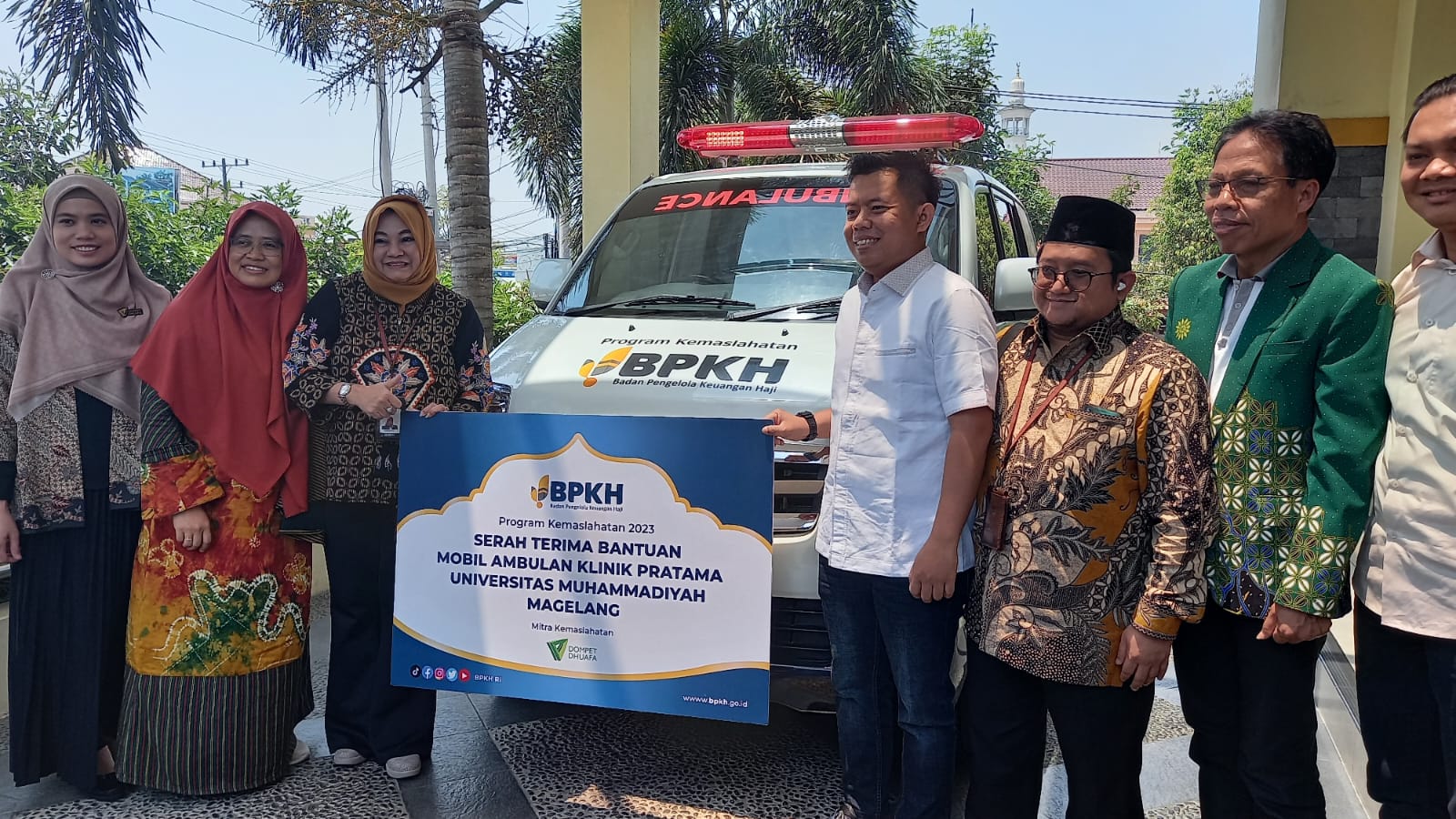 Unimma Terima Bantuan Mobil Ambulans dari BPKH