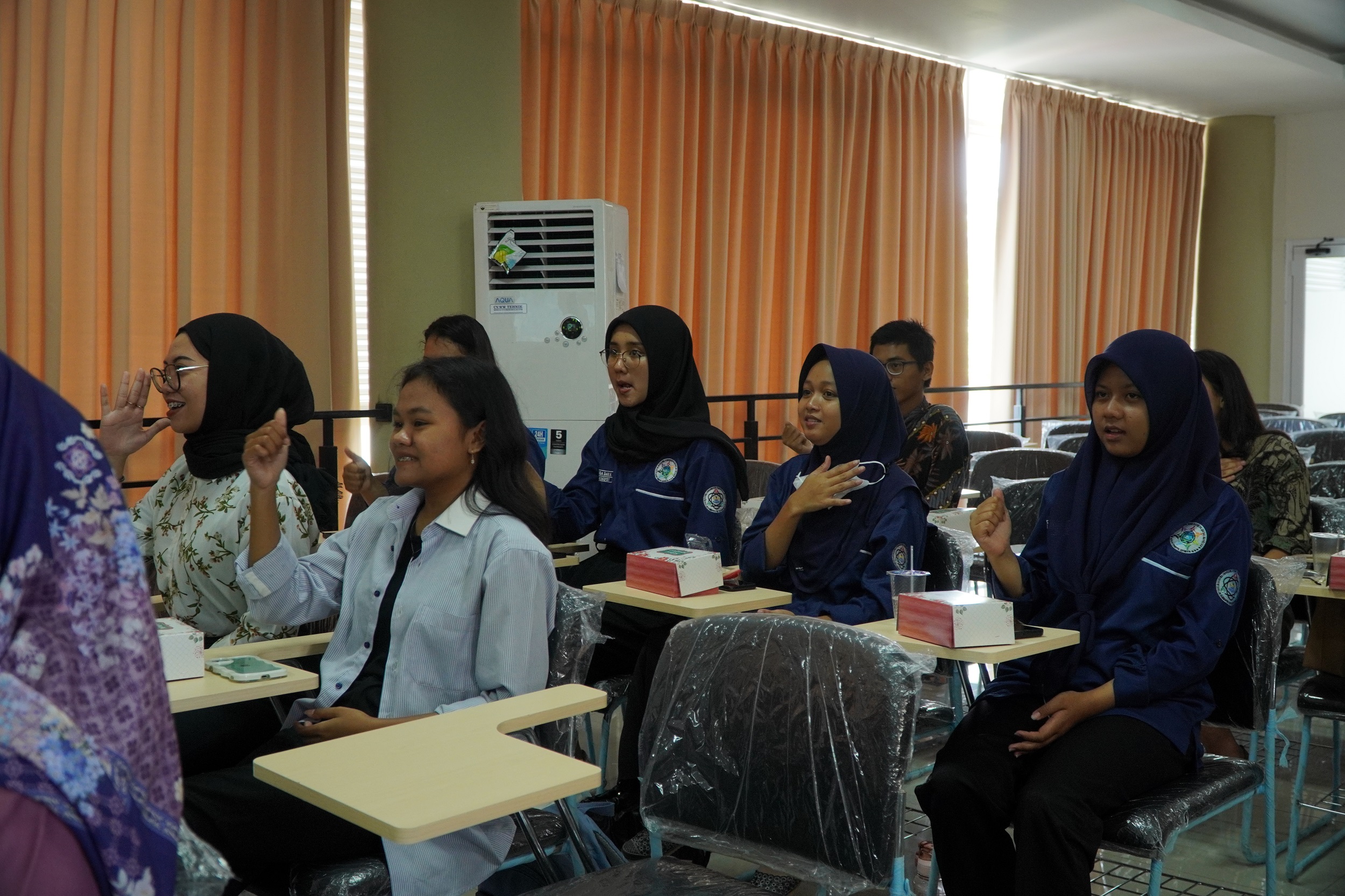 Pelatihan Bahasa Isyarat, Langkah Untidar Magelang Wujudkan Layanan Inklusivitas