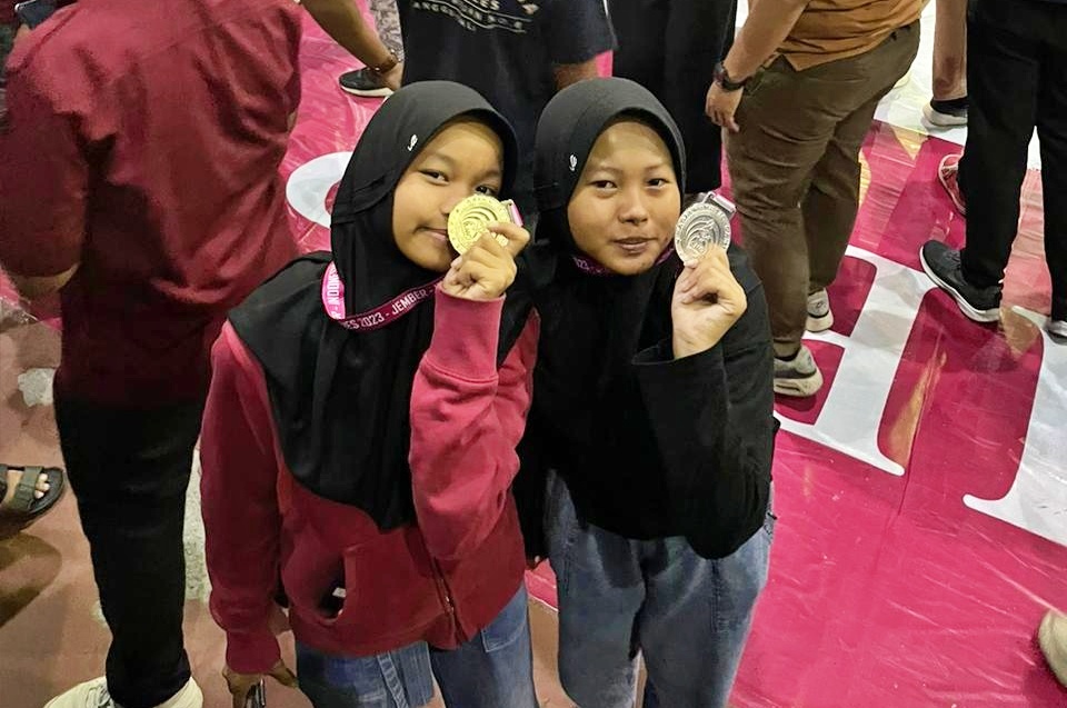 Dua Siswa MI Al-Jihad 1 Kebonrejo Magelang Raih Medali Di Asia Music Games 2023