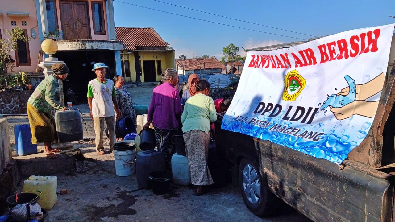 LDII Magelang salurkan bantuan air bersih di derah Pakis