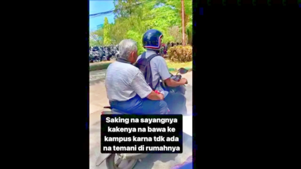 Viral Mahasiswa Ajak Kakeknya ke Kampus yang Alasannya Bikin Tersentuh