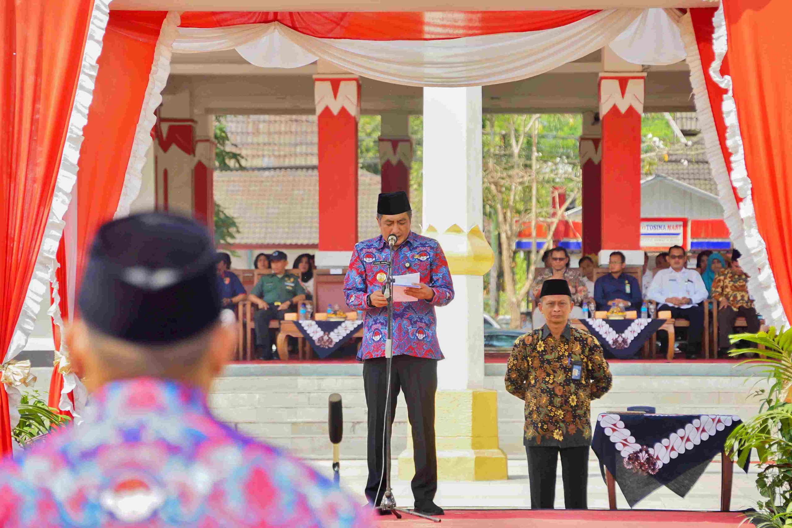 Bupati Magelang Zaenal Arifin saat memimpin langsung Apel Akbar Persatuan Perangkat Desa Indonesia (PPDI) Kabupaten Magelang