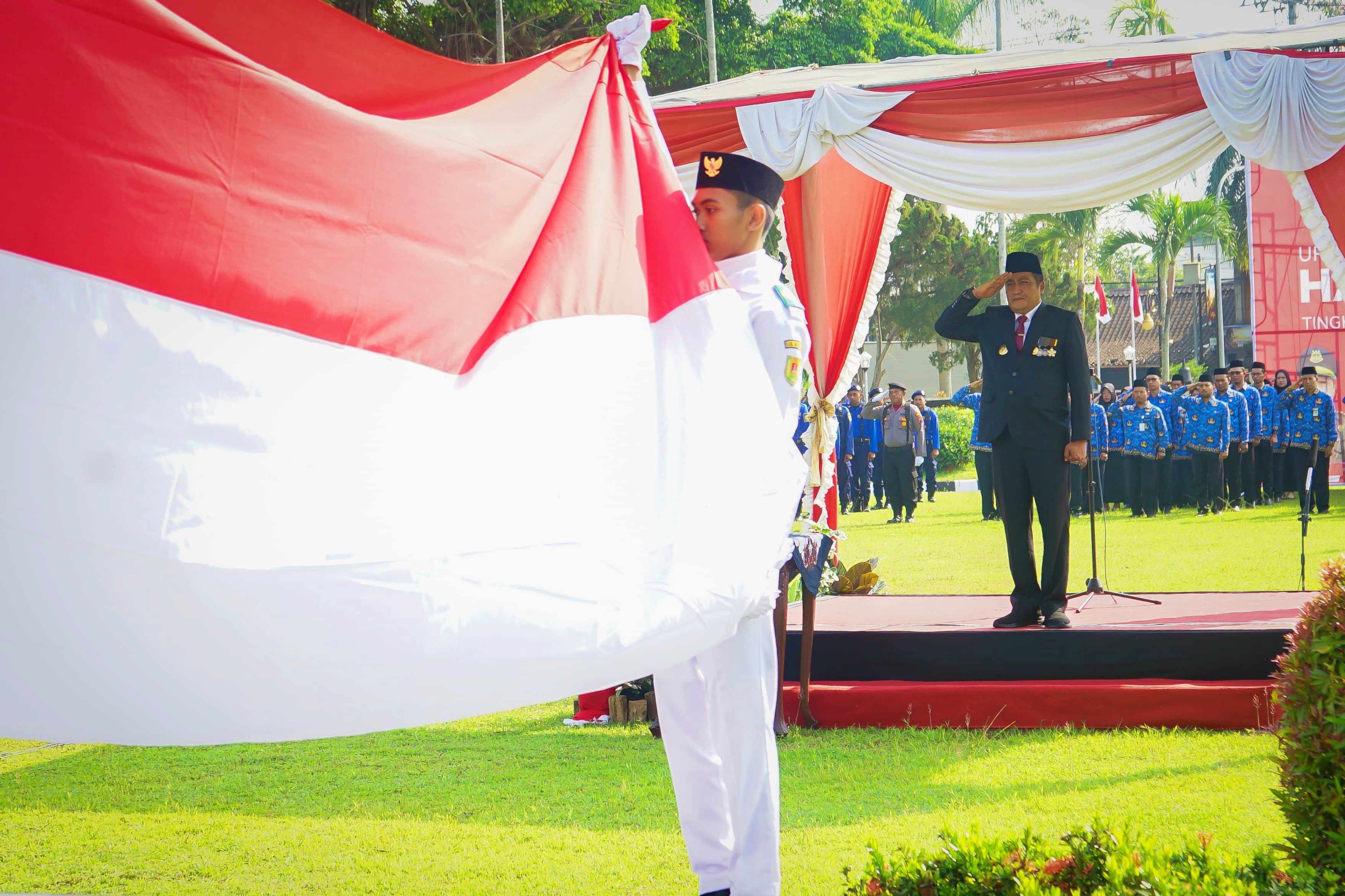 Bupati Magelang Zaenal Arifin saat memimpin upacara peringatan Hari Pahlawan Ke-78, yang diikuti oleh segenap jajaran Forkompimda Kabupaten Magelang.