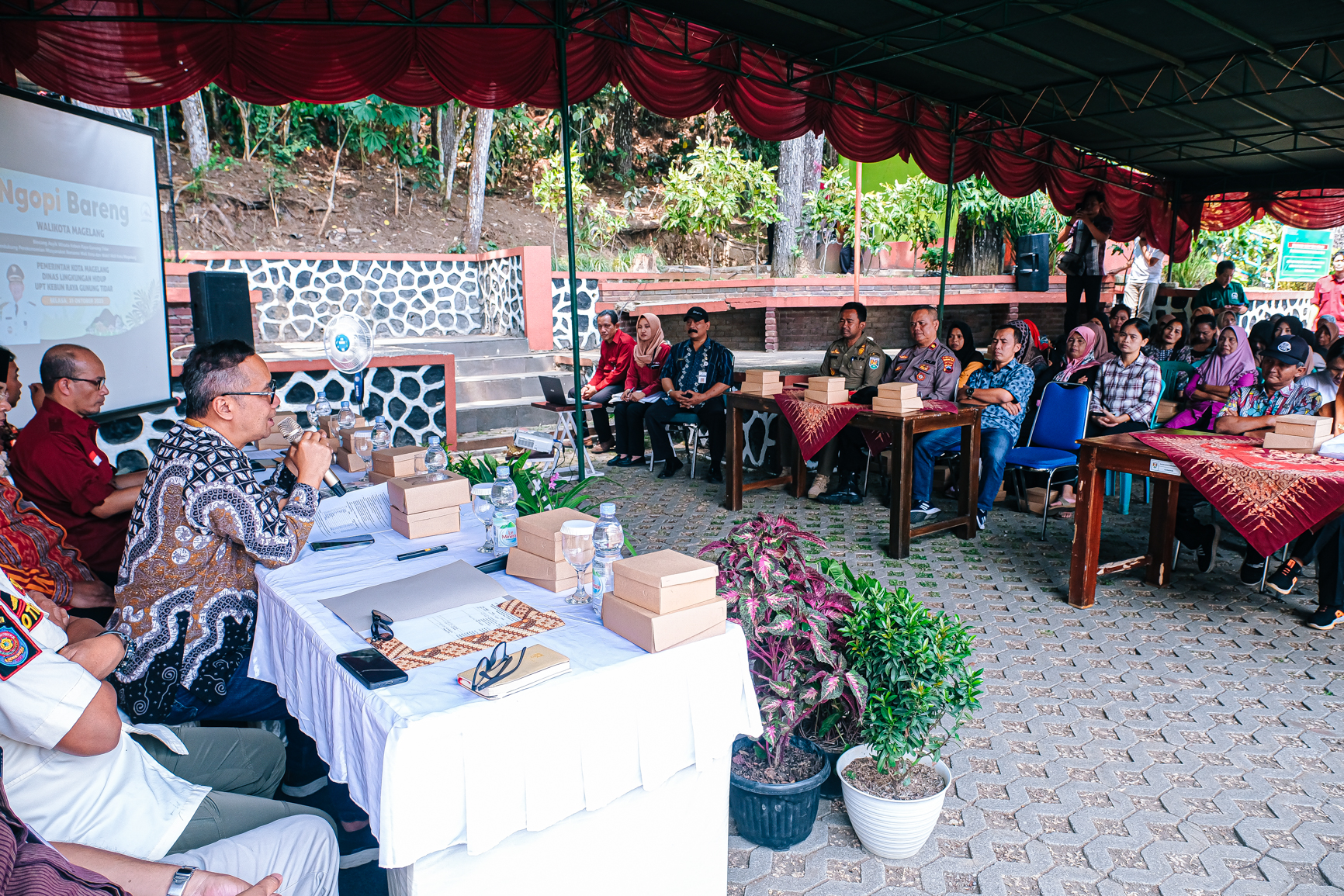 Pemkot Magelang Bakal Tata Pedagang Kawasan Kebun Raya Gunung Tidar