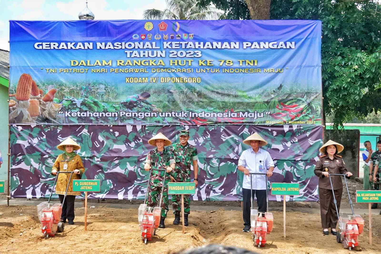Dukung Gerakan Nasional Ketahanan Pangan 2023, TNI dan Forkompimda Magelang Lakukan Penanaman Jagung