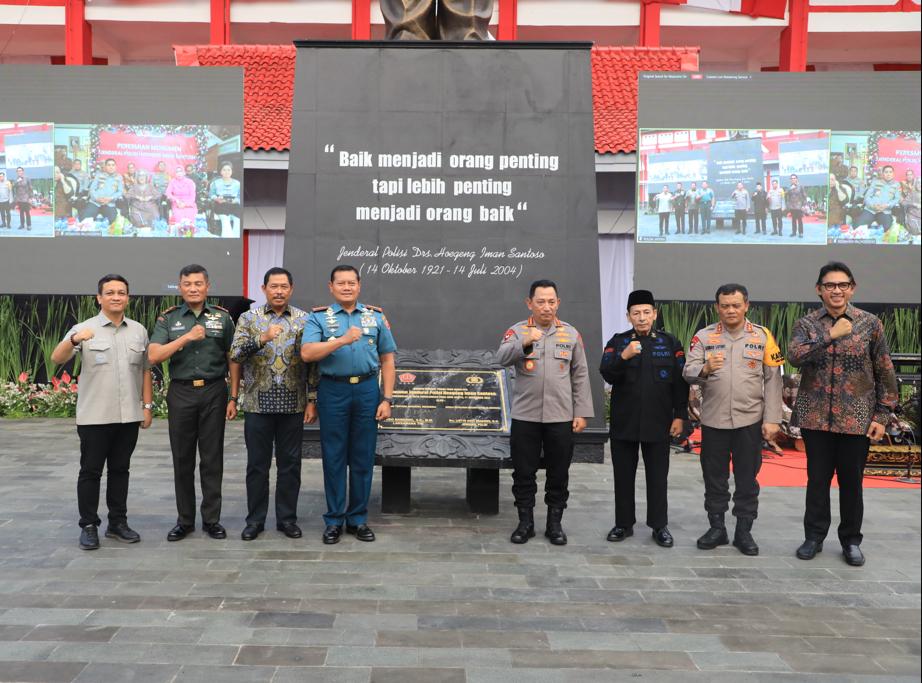 Teladani Jenderal Hoegeng, Pj Gubernur Jateng Hadiri Peresmian Monumennya