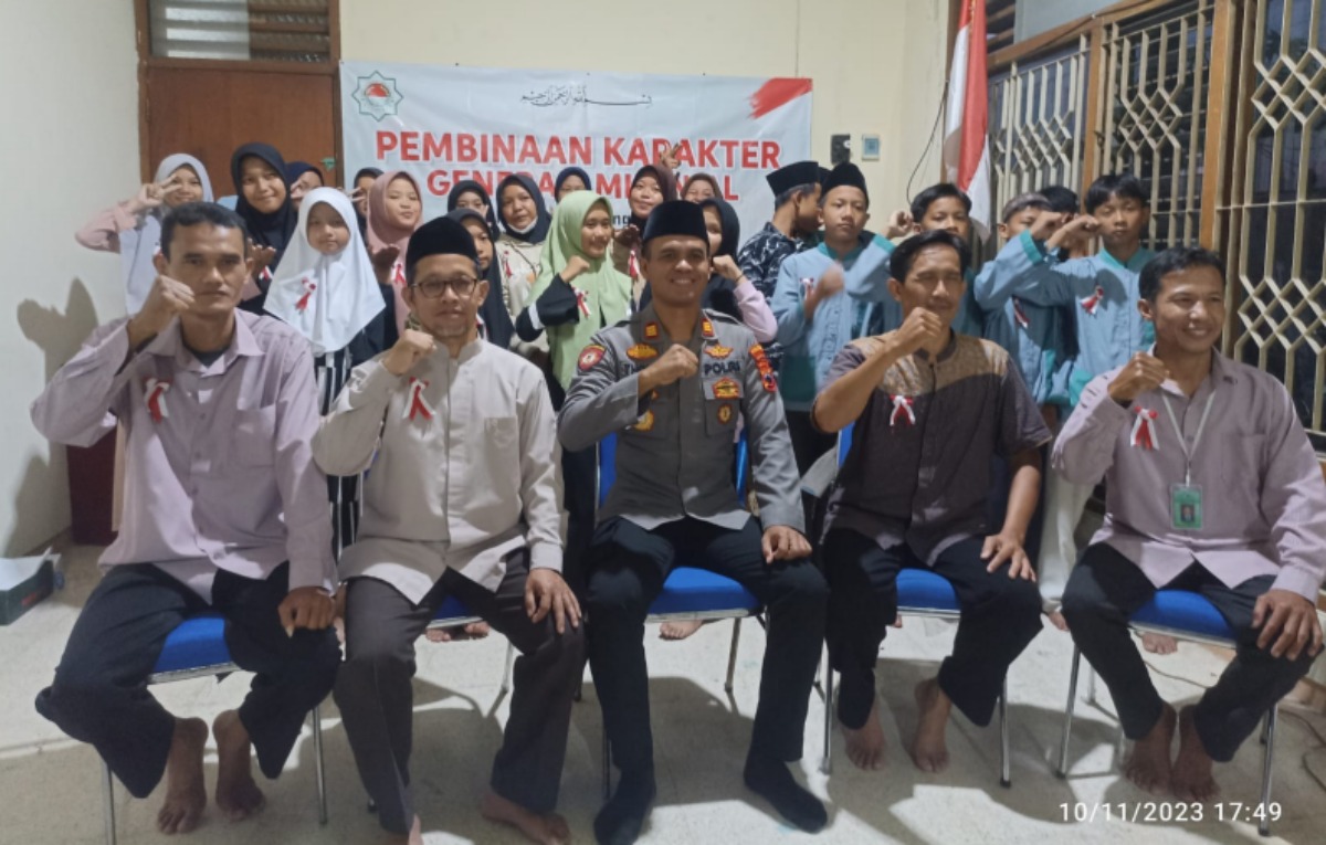Kapolsek Muntilan Polresta Magelang AKP Abdul Muthohir, S.H., M.H., melaksanakan Pembinaan Karakter Generasi Milenial di Yayasan Sosial Umi Kulsum Magelang