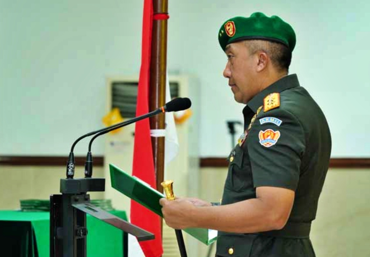 Mayjen TNI R. Sidharta Wisnu Graha, S.E., memimpin Serah Terima Jabatan dan Tradisi Warga Akademi Militer_dok AKMIL