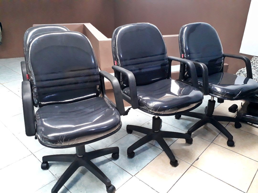 Tips Memilih Kursi Kerja yang Nyaman dan Cara Merawatnya