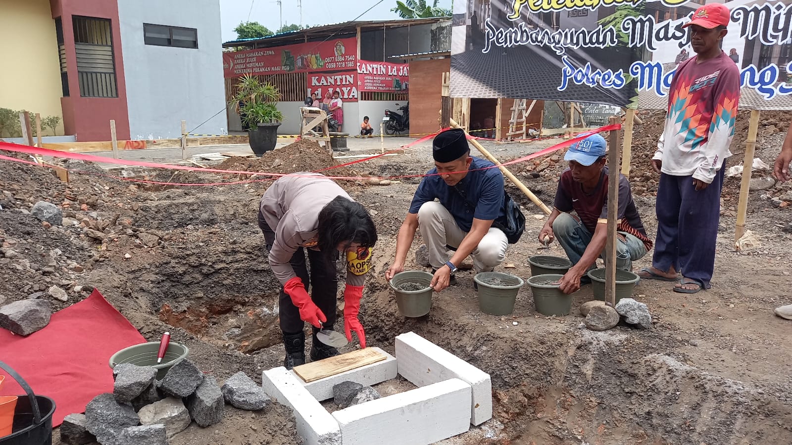 Peletakan Batu Pertama Tandai Pembangunan Masjid Miftahurrahmah Polres Magelang Kota