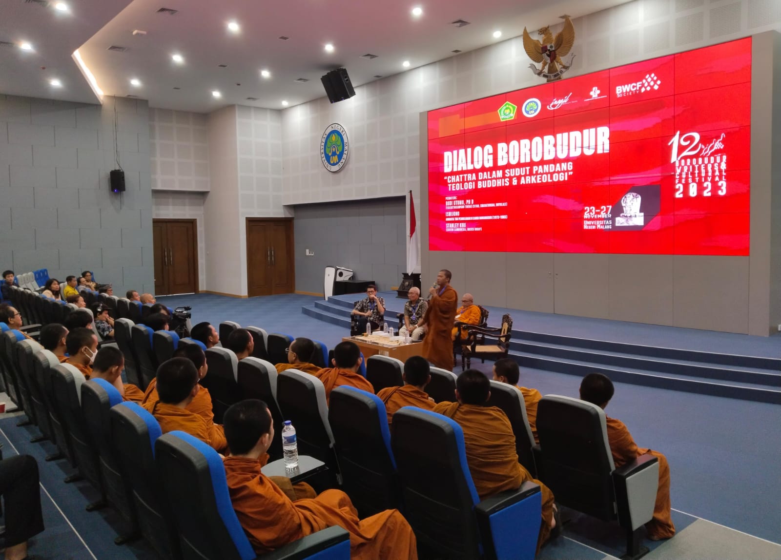 Perkuat Spiritual, Tokoh dan Umat Buddha Minta Chattra Segera Dipasang di Candi Borobudur