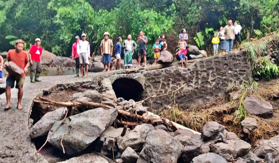 sisa sisa banjir bandang di lereng Merbabu_foto tangkapan layar video